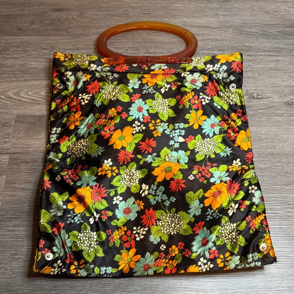 Vintage Floral Print Expandable Bag with Amber Lucite Handles - Picture 4 of 17